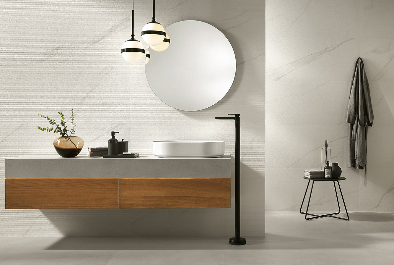 WALL: MARVEL 3D REED CALACATTA MERAVIGLIA / FLOOR: BOOST BALANCE PEARL