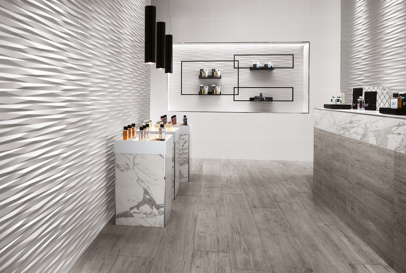 Трехмерная плитка 3D WALL DESIGN BLADE WHITE MATT в сочетании с керамогранит AXI SILVER FIR.